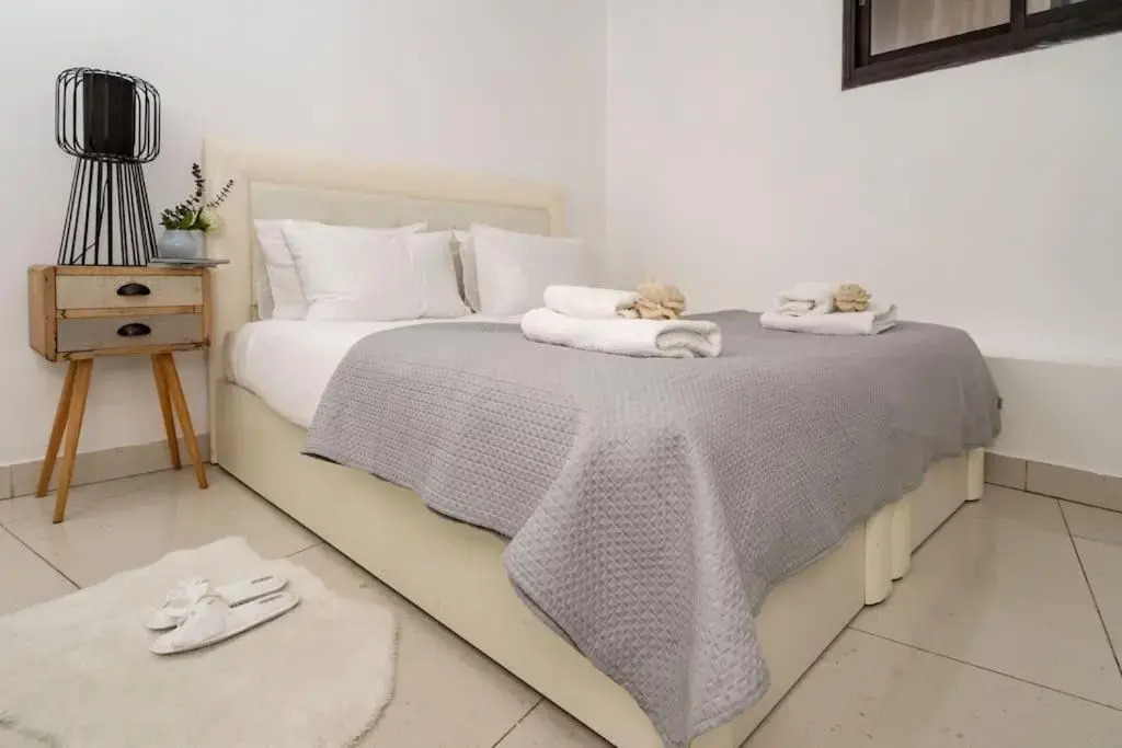 Lovely 2 bedroom unit Shivtey Israel Jerusalem