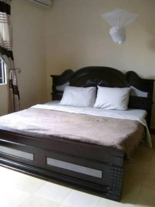 Remodeled beautiful three bedrooms Bungalow