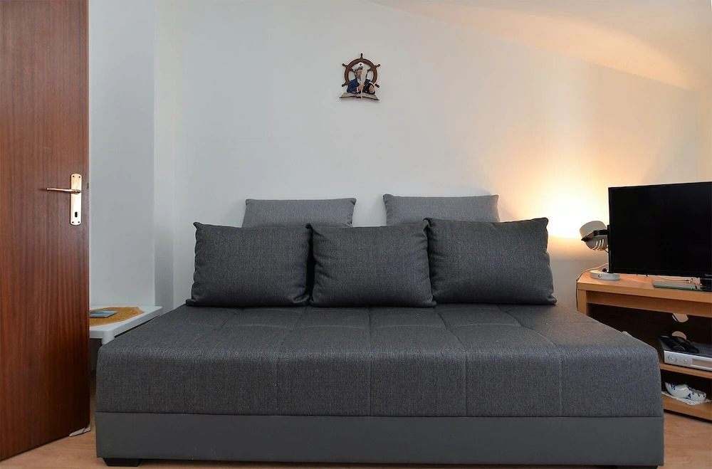 Apartment 250