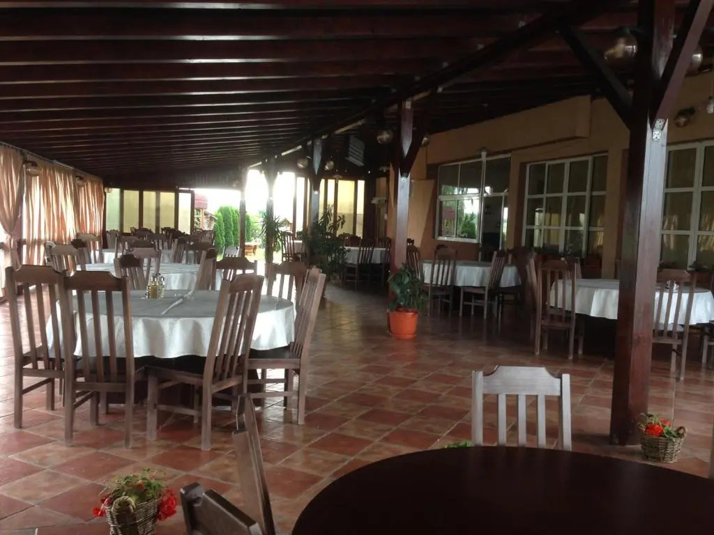 Hotel Adial