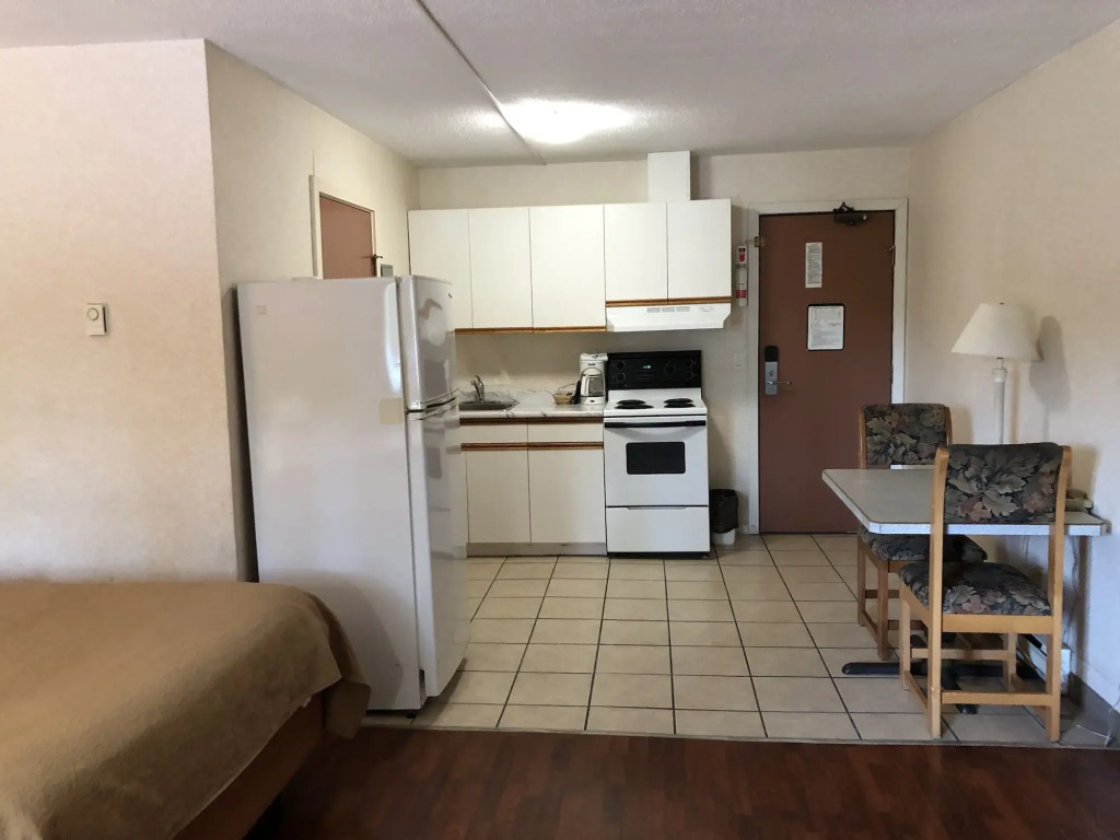 Canadas Best Value Inn & Suites-Castlegar
