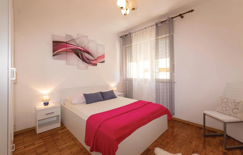 Beautiful Apartment in Zadar With 2 Bedrooms, Wifi and Outdoor Swimming Pool