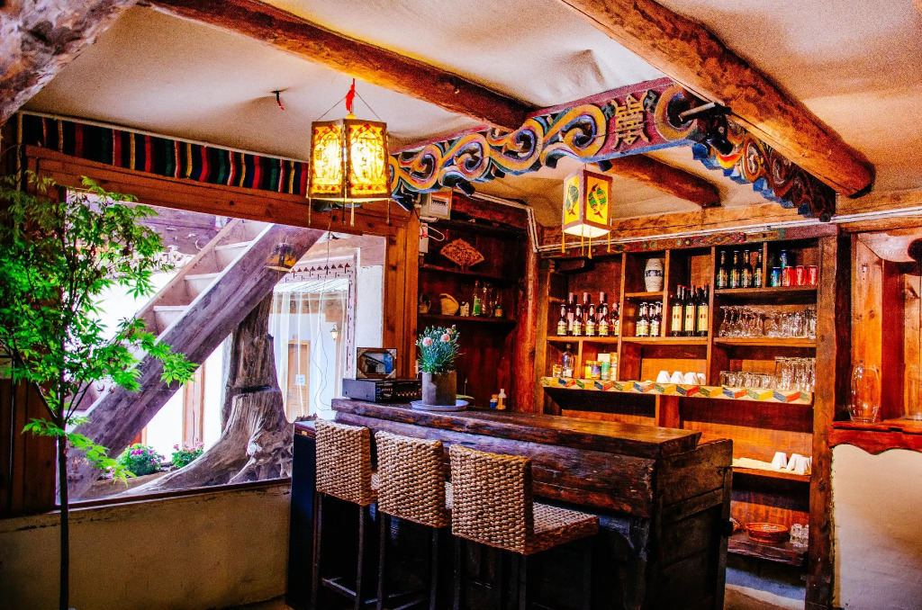 Shangri-La E-Outfitting Boutique Hotel
