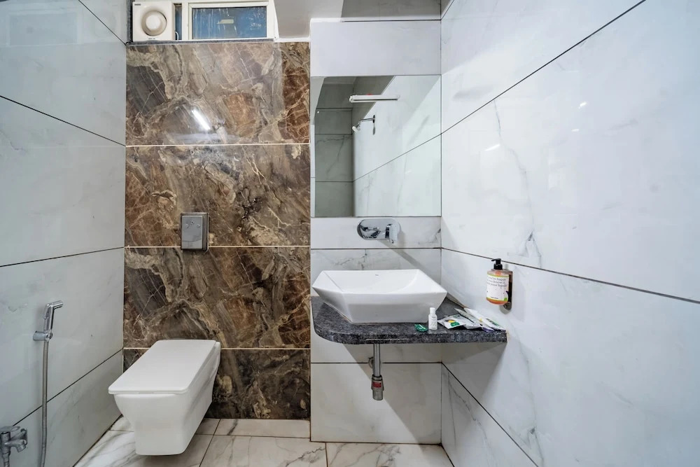 Treebo Kamal Regency, 100 Meters From Bhopal Junction Railway Station