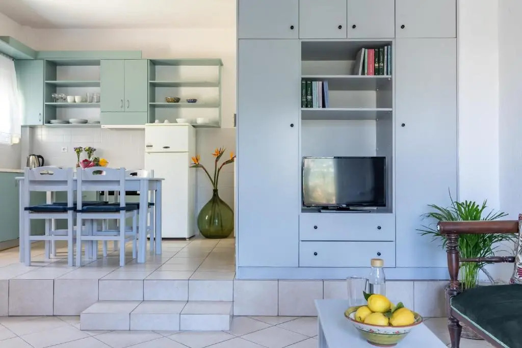 Lithos Apartments