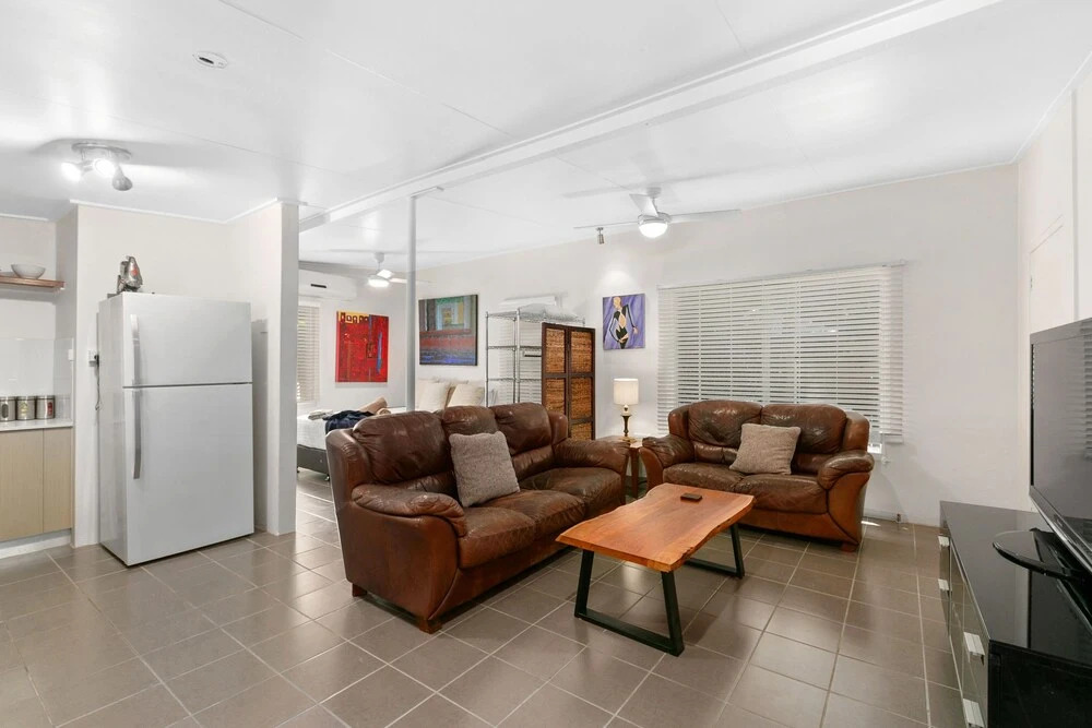 Tropical 3 Bedroom House, Pool plus 4th Bedroom Bungalow