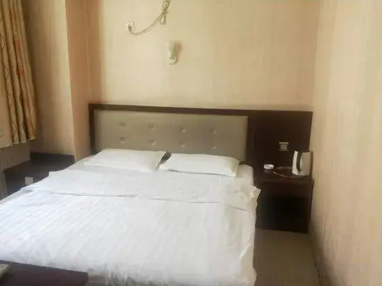 Green Island Hotel (Urumqi No.98 Middle School)