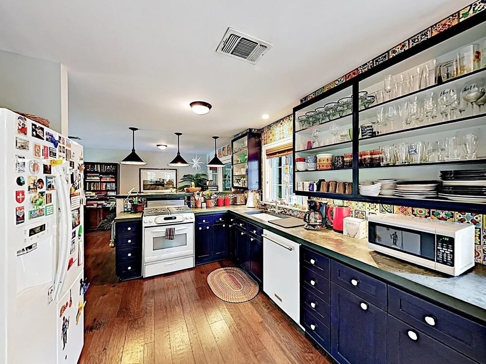 1606 Kenwood Ave Bungalow Bungalow