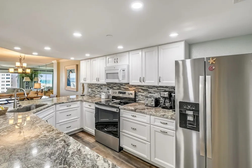 Inlet Reef 510 2 Bedroom Condo by RedAwning