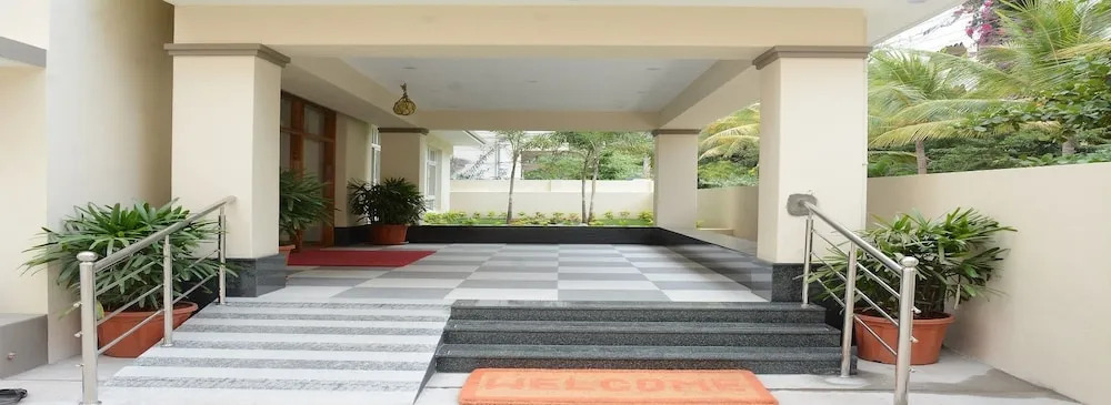 Sreeparthi Hotel