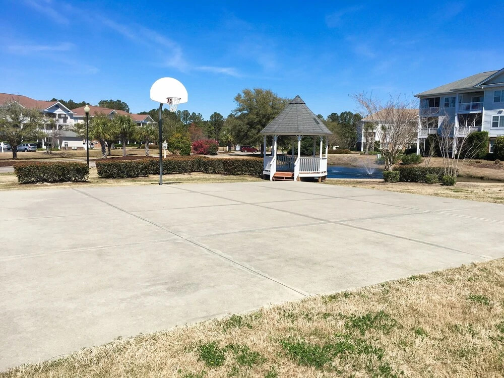 Golfers Delight: Coastal W/ Balcony & Pools 2 Bedroom Condo