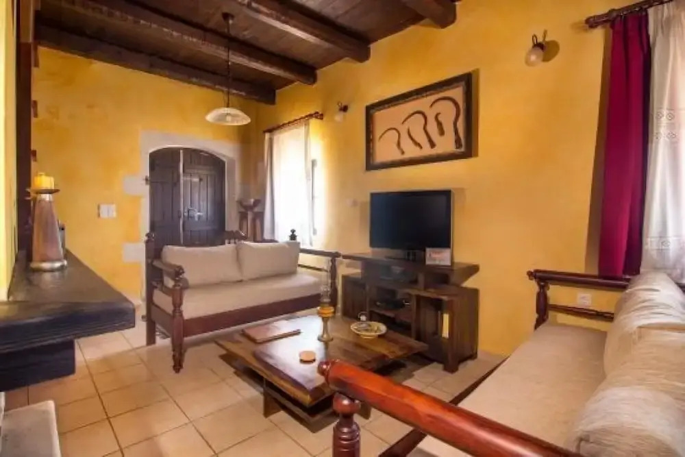 Samonas Traditional Villas Red Villa Fliskouni - 90m Maisonette
