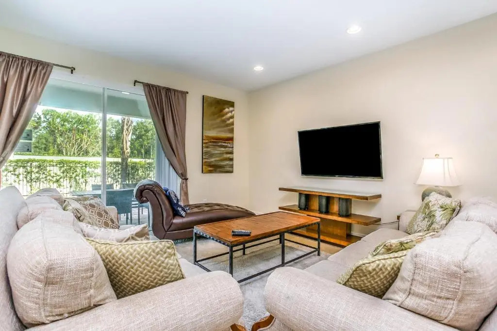 Encore Resort 8 Bedroom Vacation Home with Pool 2105