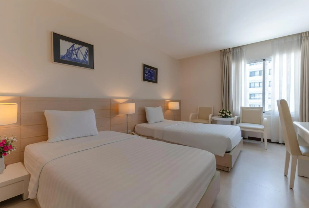 Nhi Phi Hotel