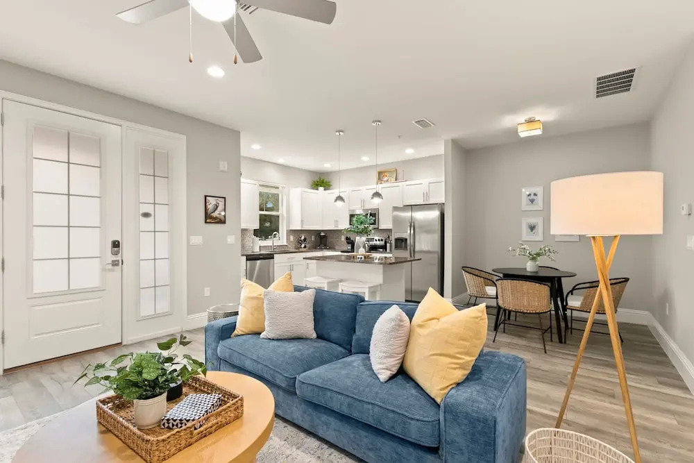 NEW Canopy Cabana Luxury Downtown Apt