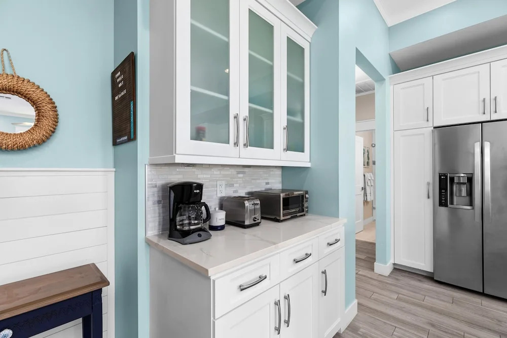Anchors Aweigh 3 Bedroom Cottage by RedAwning