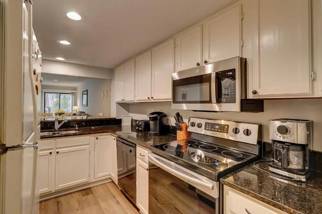 188 The Greens 2 BR Shipyard Golf Condo