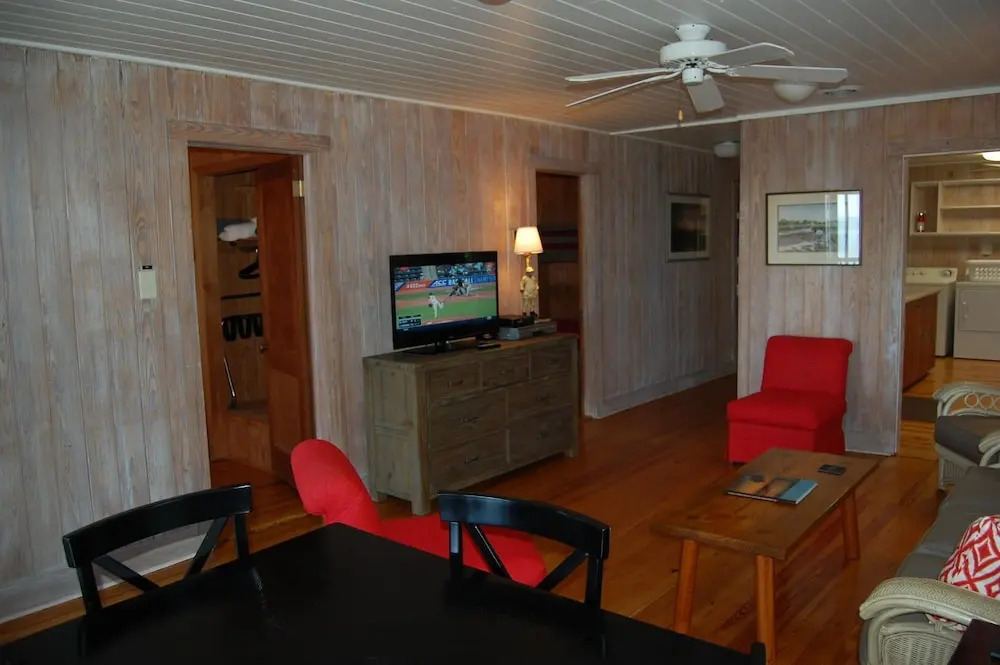Summer Hill - 4 Br Home