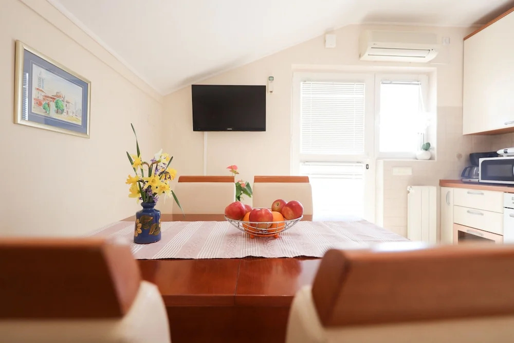 Apartments 150m from beach with parking