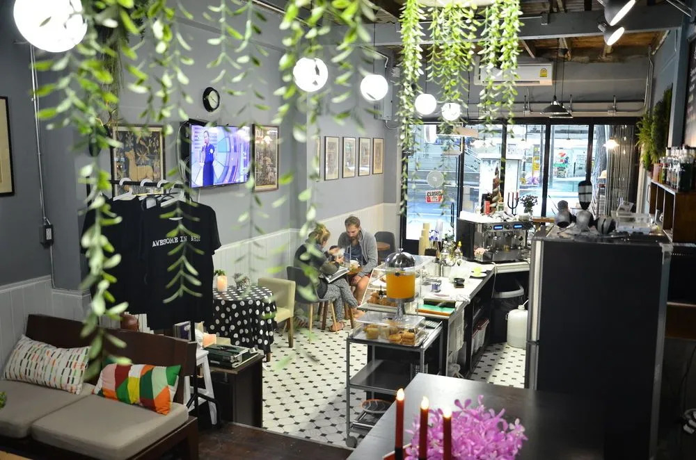 GOODFELLAS THONG LO HOSTEL #No check-in after 5pm #Please submit arrival time after booking