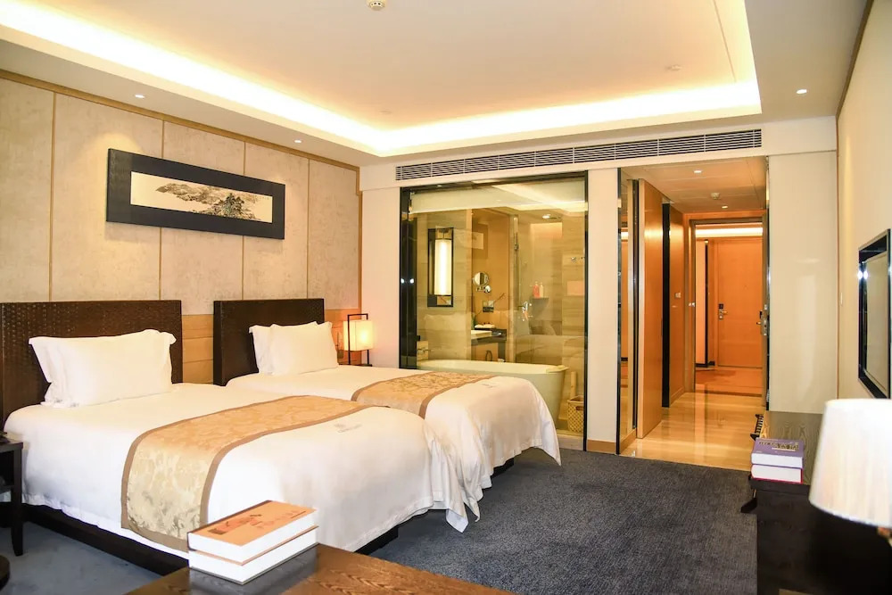Kande Grand Land Hotel