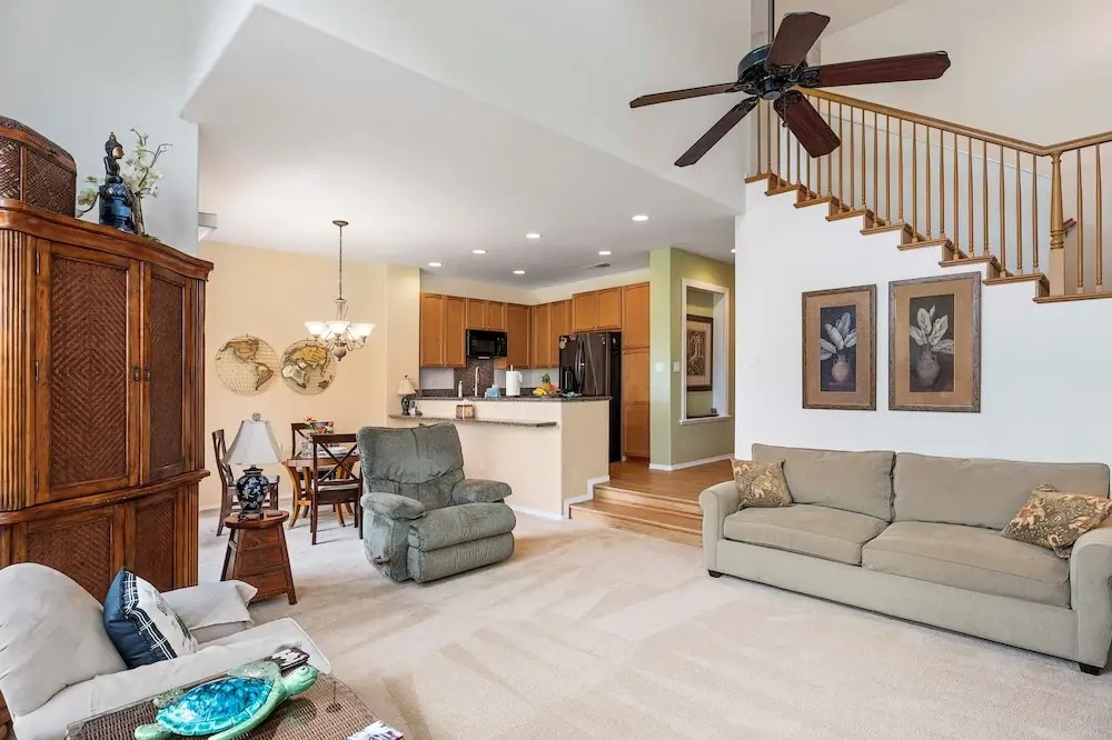 Spacious Townhome - Close to Beaches & Shopping! - Vrkcv