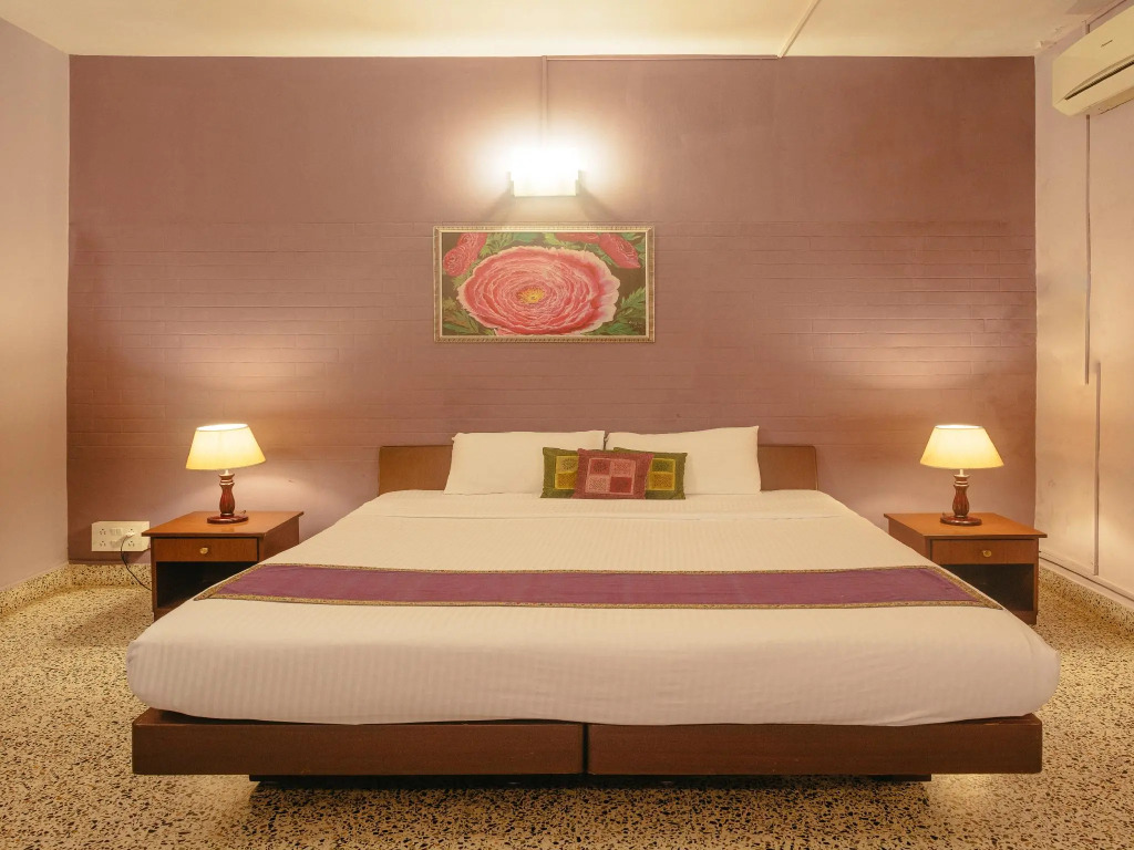 Hanu Reddy Residences Wallace Garden