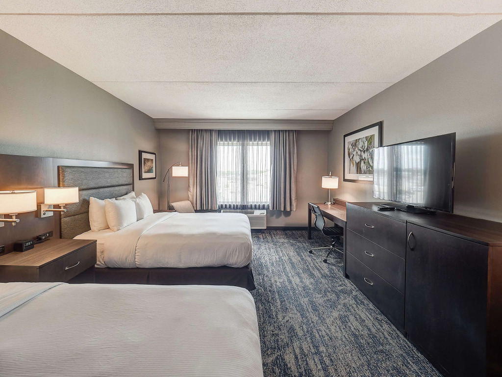 DoubleTree by Hilton Bloomington