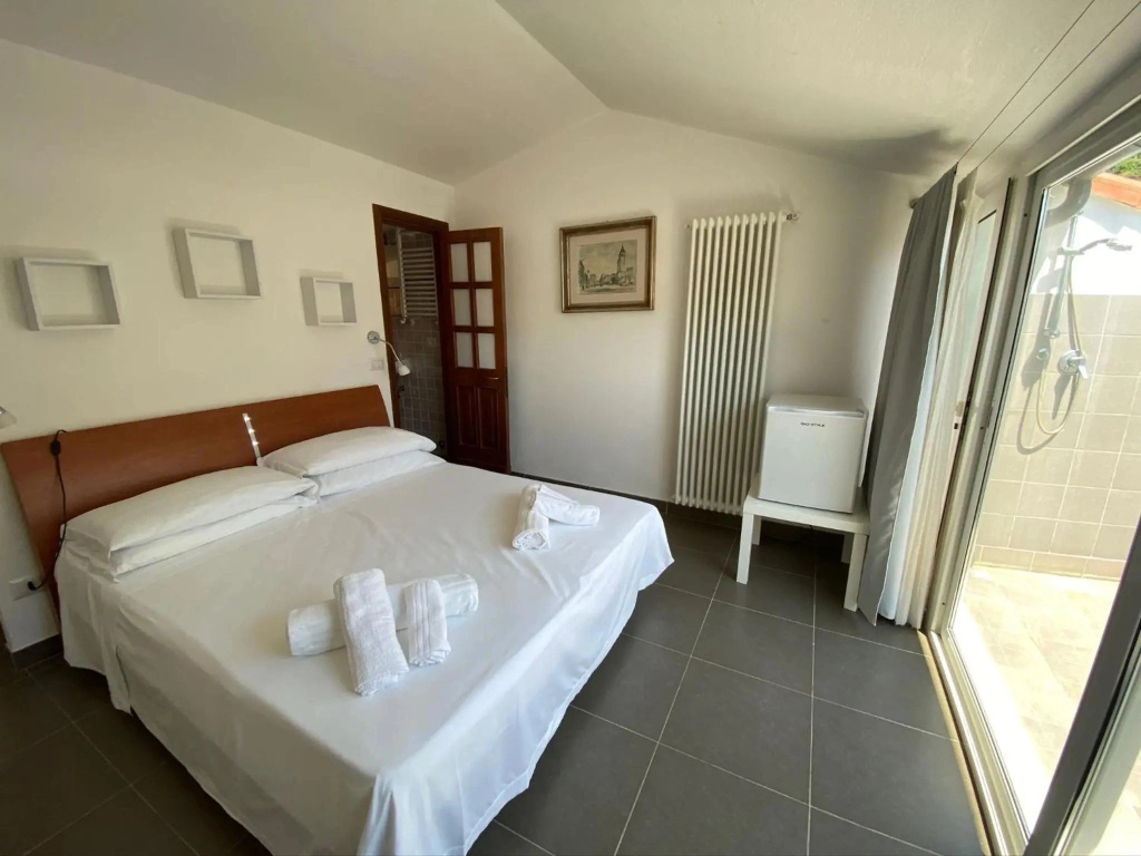 Economy Rooms