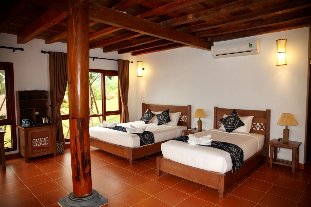 Mai Chau Hideaway Lake Resort