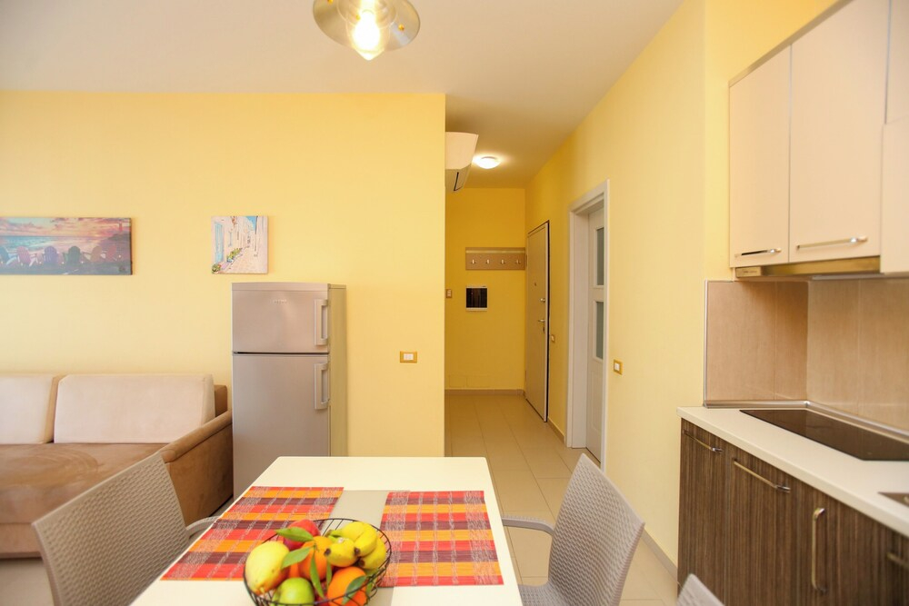 Holiday One Bedroom Sea View Apartment Vlore