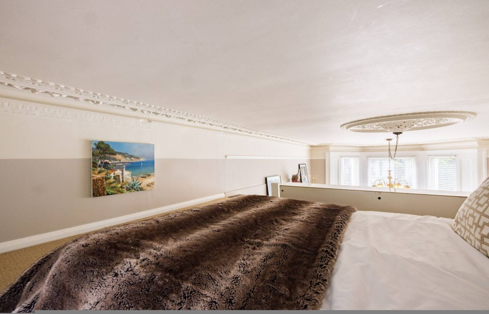 Victorian Blush 1BR Near Portobello Notting Hill