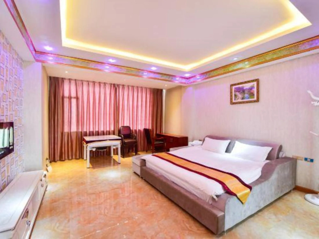 Luliang Jiajie Theme Hotel