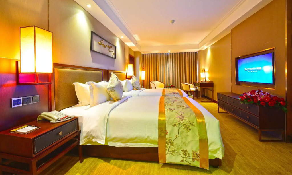 Lucky Holiday Hotel