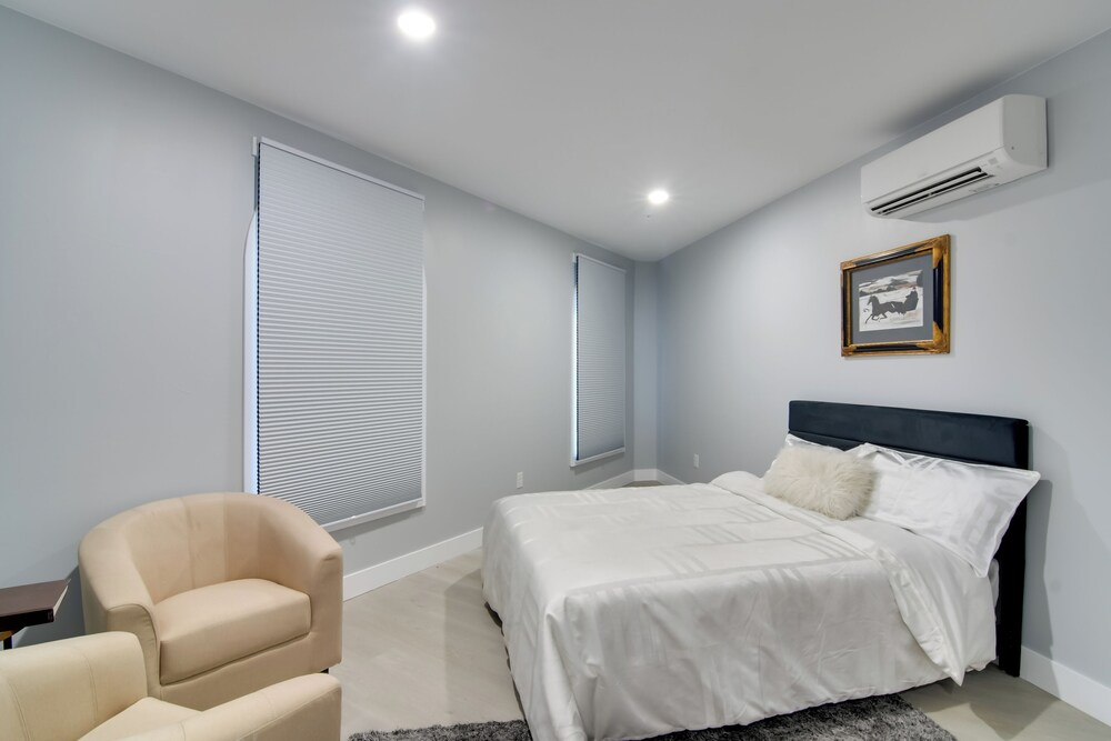 Walkable Townhome in the Heart of Central City!