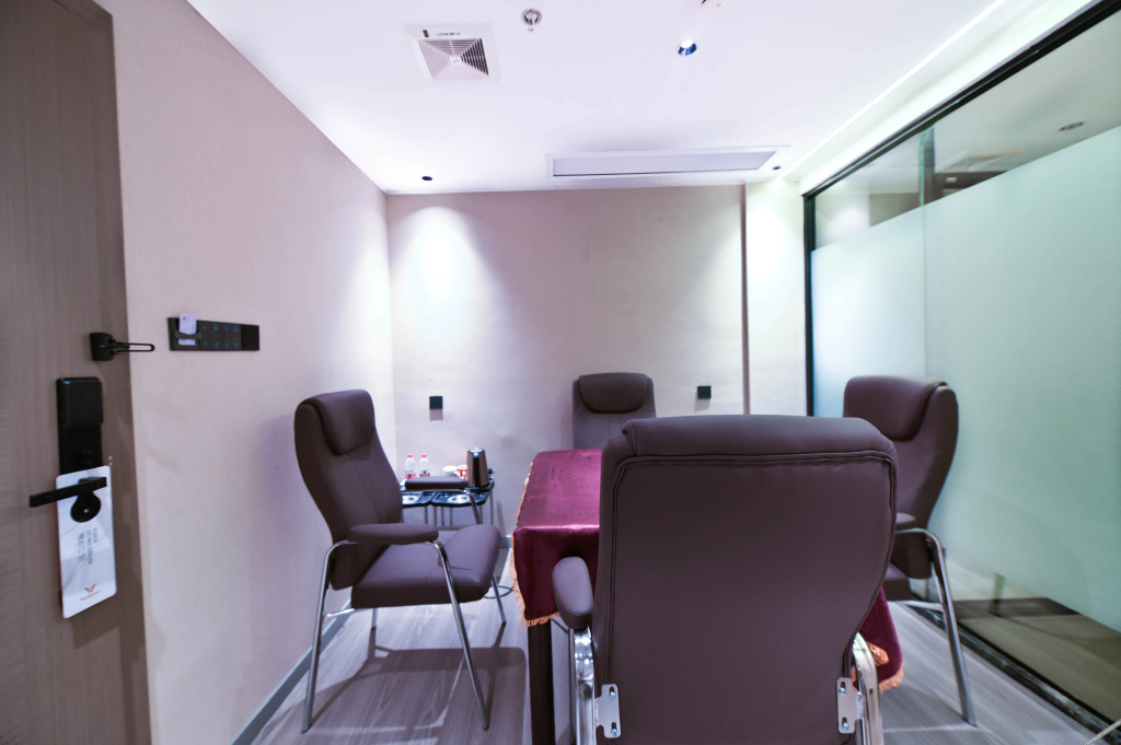 Vienna Classic Hotel (Chenzhou Xiangnan College)