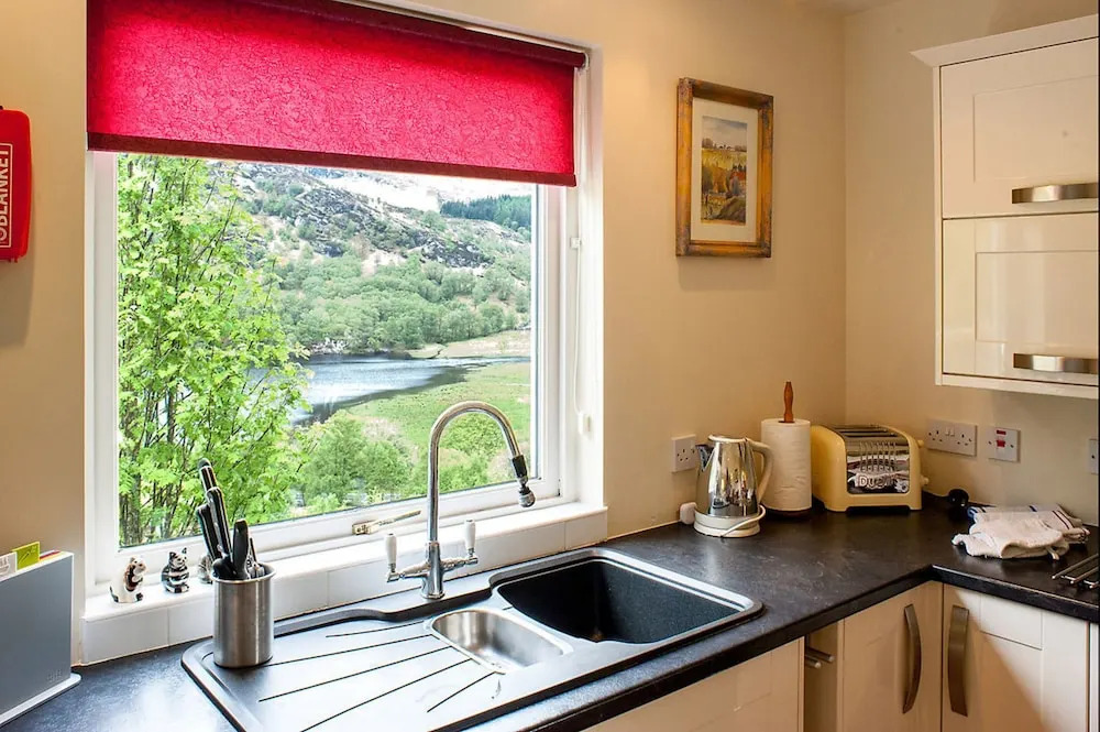 Kingfisher Lodge with sensational loch views