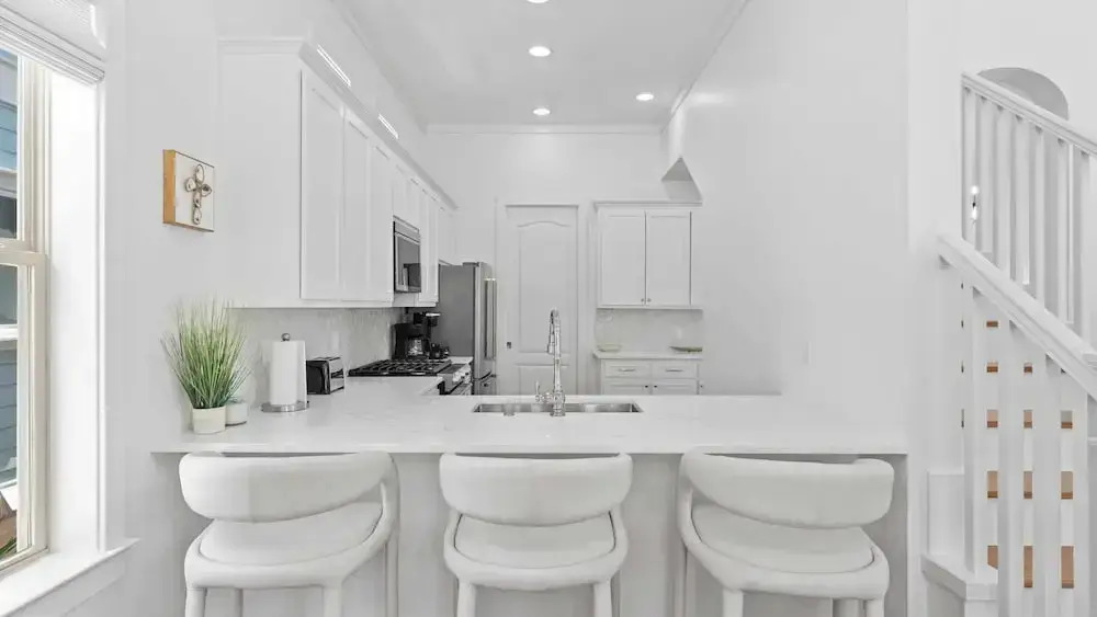 3 Ensuite Bedrooms, Porches & BBQ Near Inlet Beach 30A Ciel Bleu by Avantstay