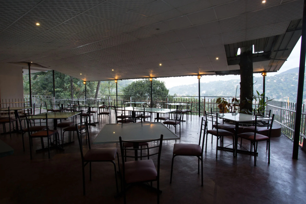 Tamarind Tree Inn.