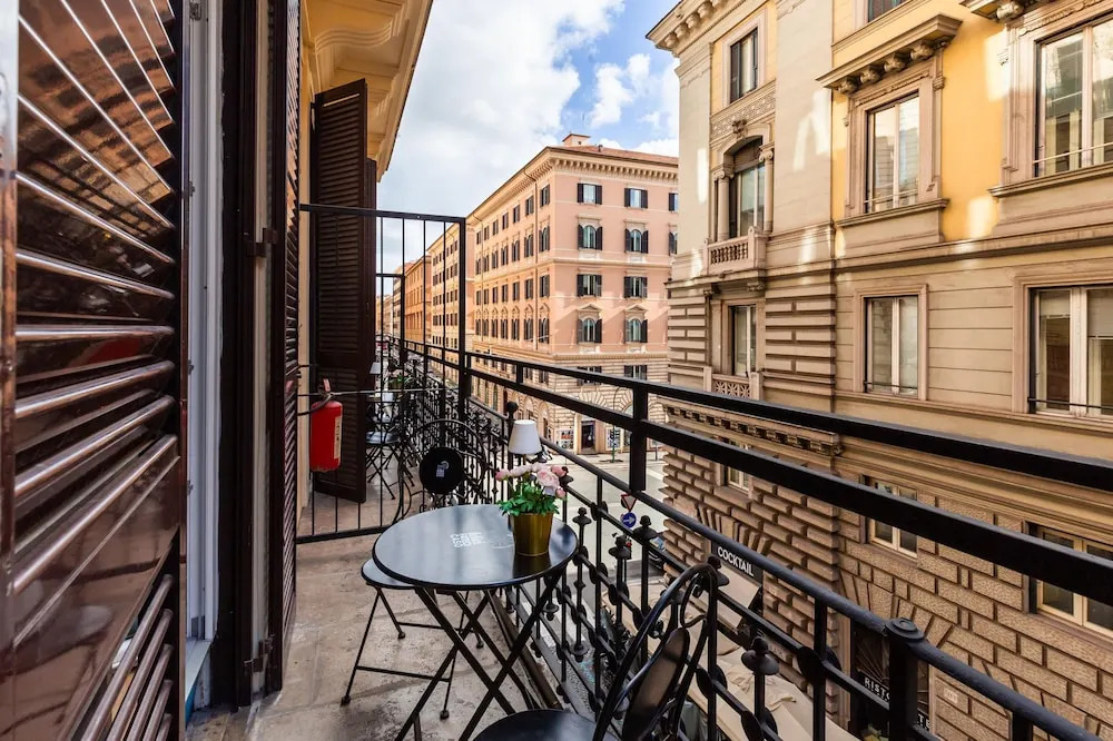 Cavour LR Collection
