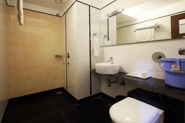 Hotel Sheela Shree Plaza