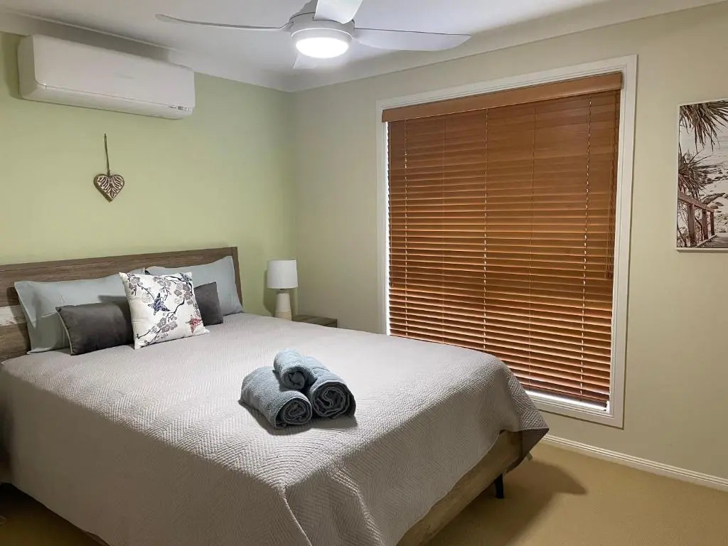 SPECTACULAR WATERFRONT Canal Home, BRIBIE ISLAND