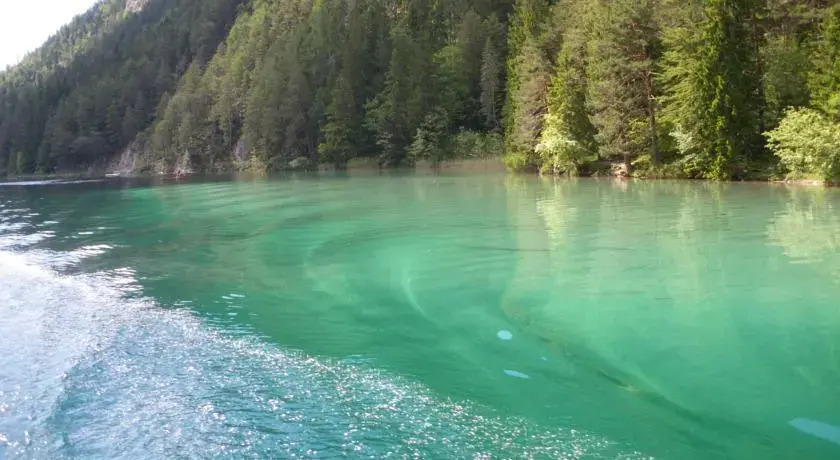 Wiesenhof, Hotel direkt am See