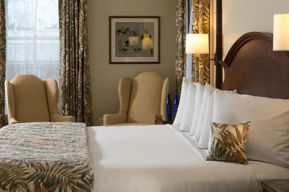Saratoga Arms Hotel