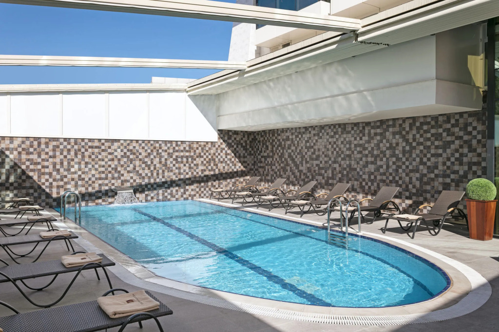 B Business Hotel & Spa