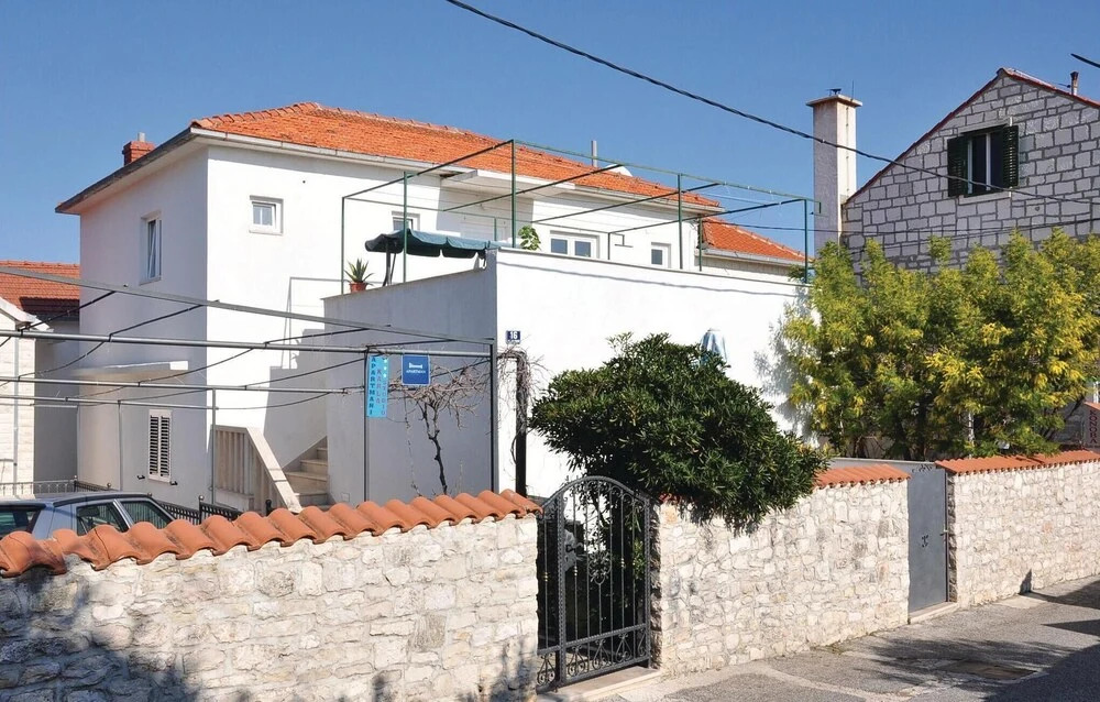 Amazing Apartment in Supetar With 3 Bedrooms and Wifi