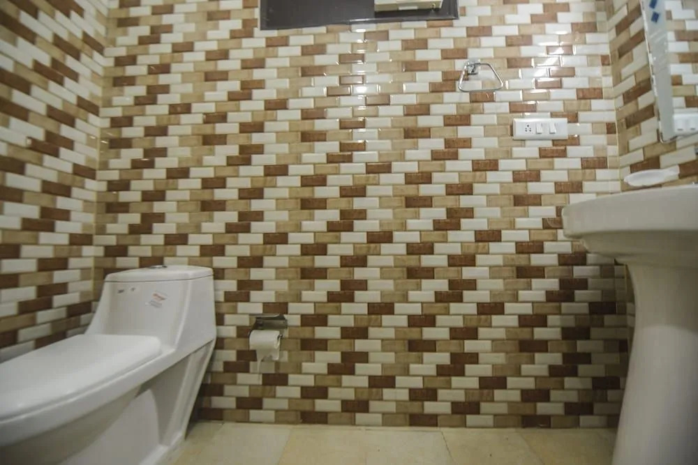 OYO 30855 Hotel Royal Residency