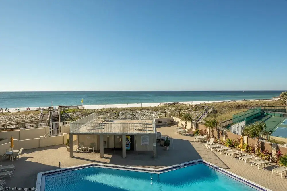 Inlet Reef 209 3 Bedroom Condo by RedAwning