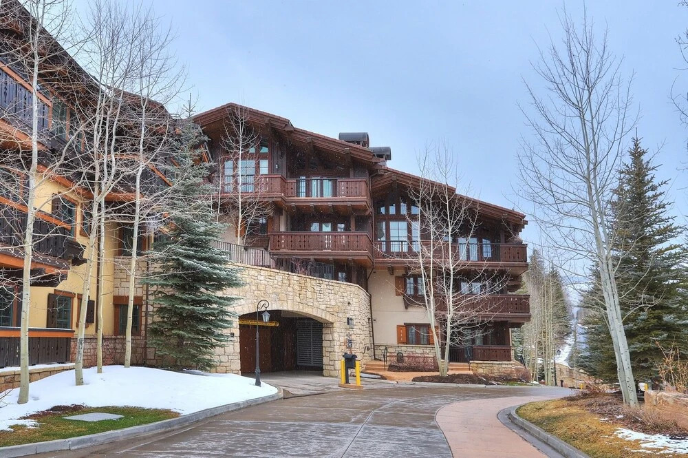 Luxurious Chalet w/ Private Elevator by RedAwning