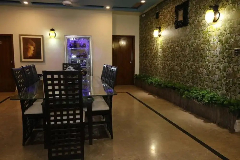 Seashell Grand hotel